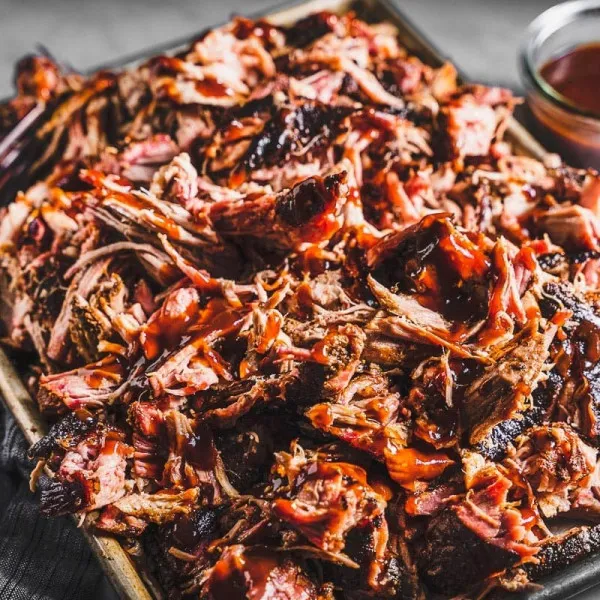Copa lombo desfiado ao barbecue
